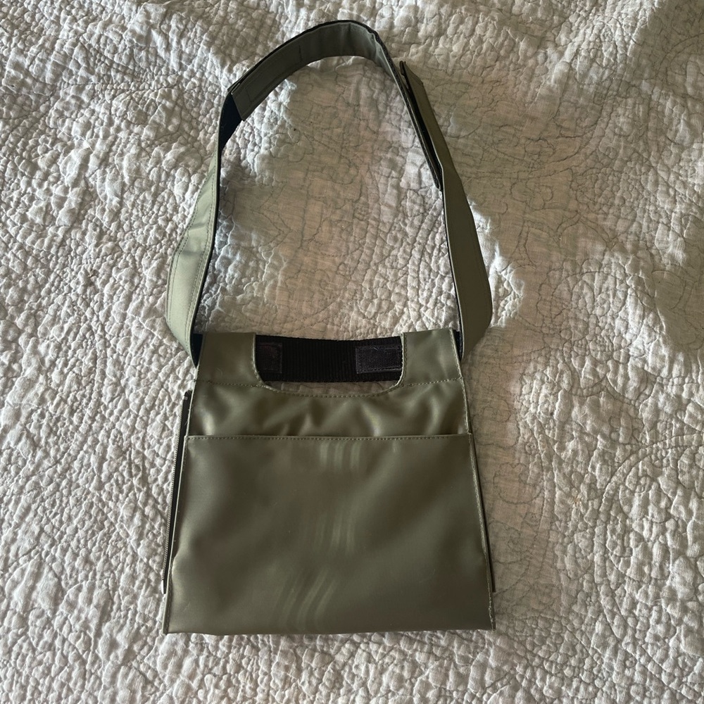 DEACTIVATING IN ONE DAY :) Vintage belt bag